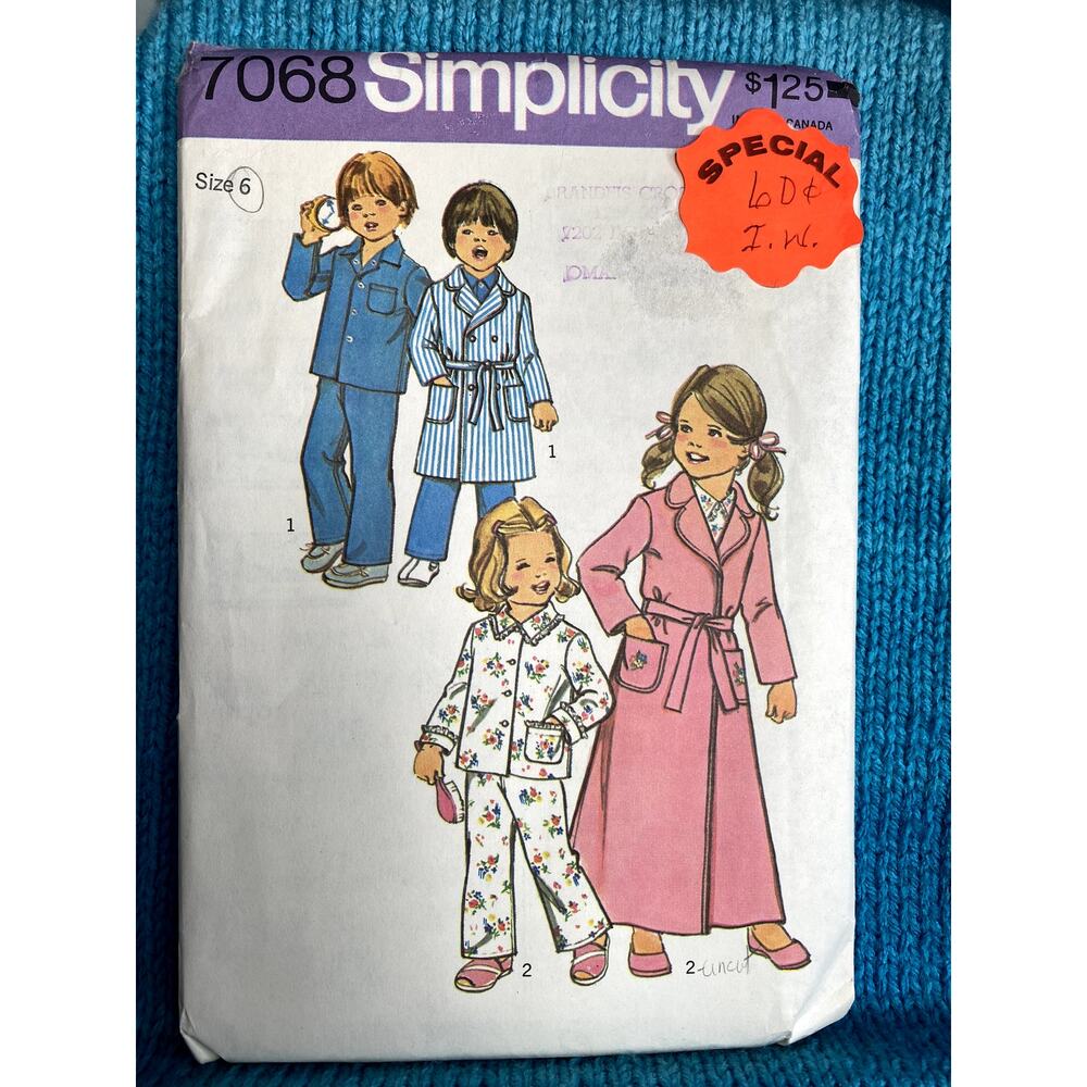 Simplicity 7068 Sewing pattern kids pajamas robe size 6